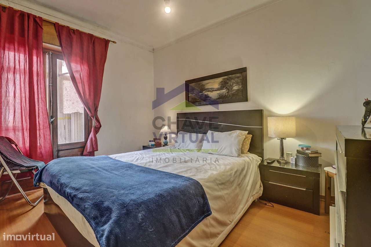 Apartamento T3 com Marquise e Varanda - Centro Caldas da Rainha-13