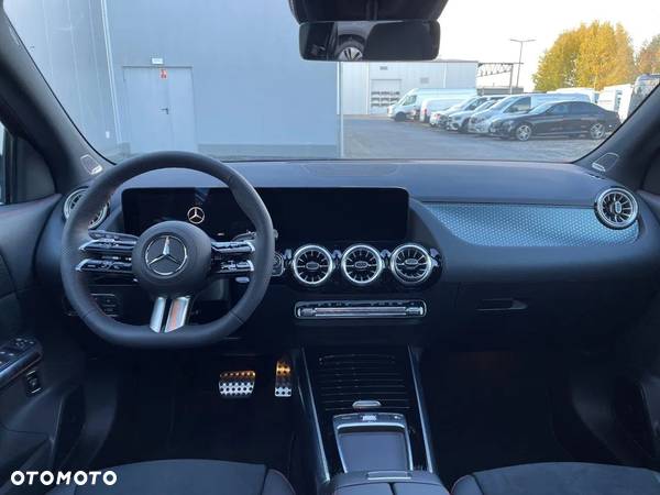 Mercedes-Benz GLA 200 d AMG Line 8G-DCT - 12