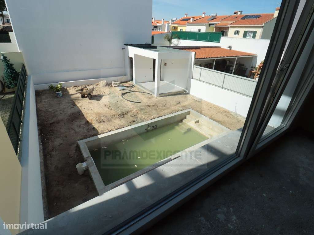 Moradia, Lavandaria, Piscina, Excelente Localização AZEITÃO!-25