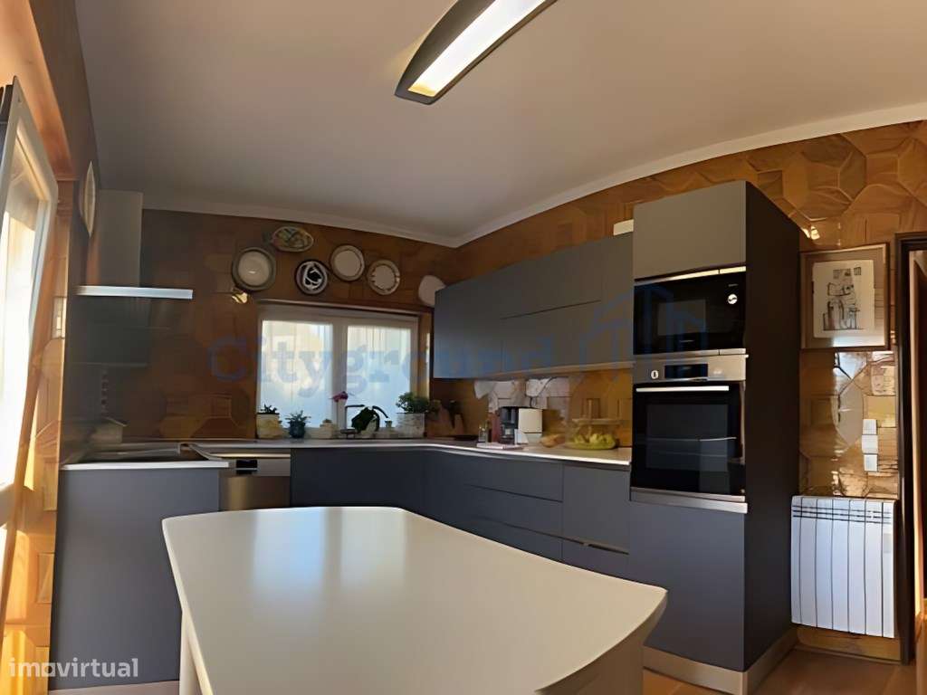 Duplex T3 com Varandas, Terraço e Vista Desafogada para o Castelo d...-5