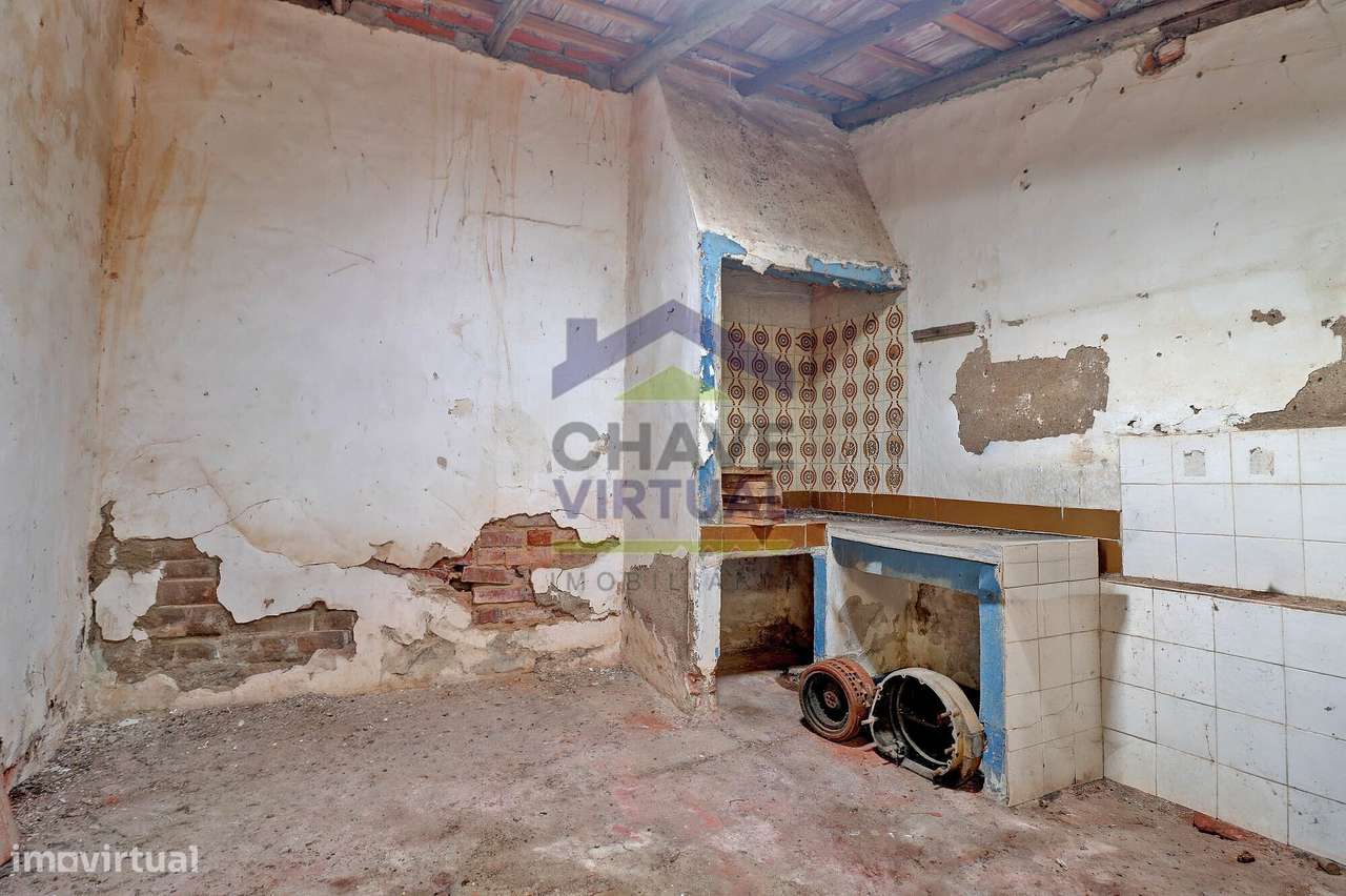 Moradia V1 com 2 Anexos para Recuperar - Centro Bombarral-11