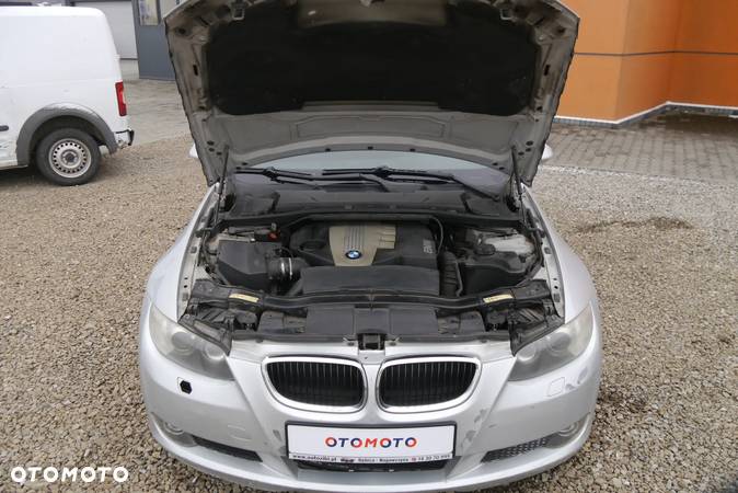 BMW Seria 3 320d Coupe - 15