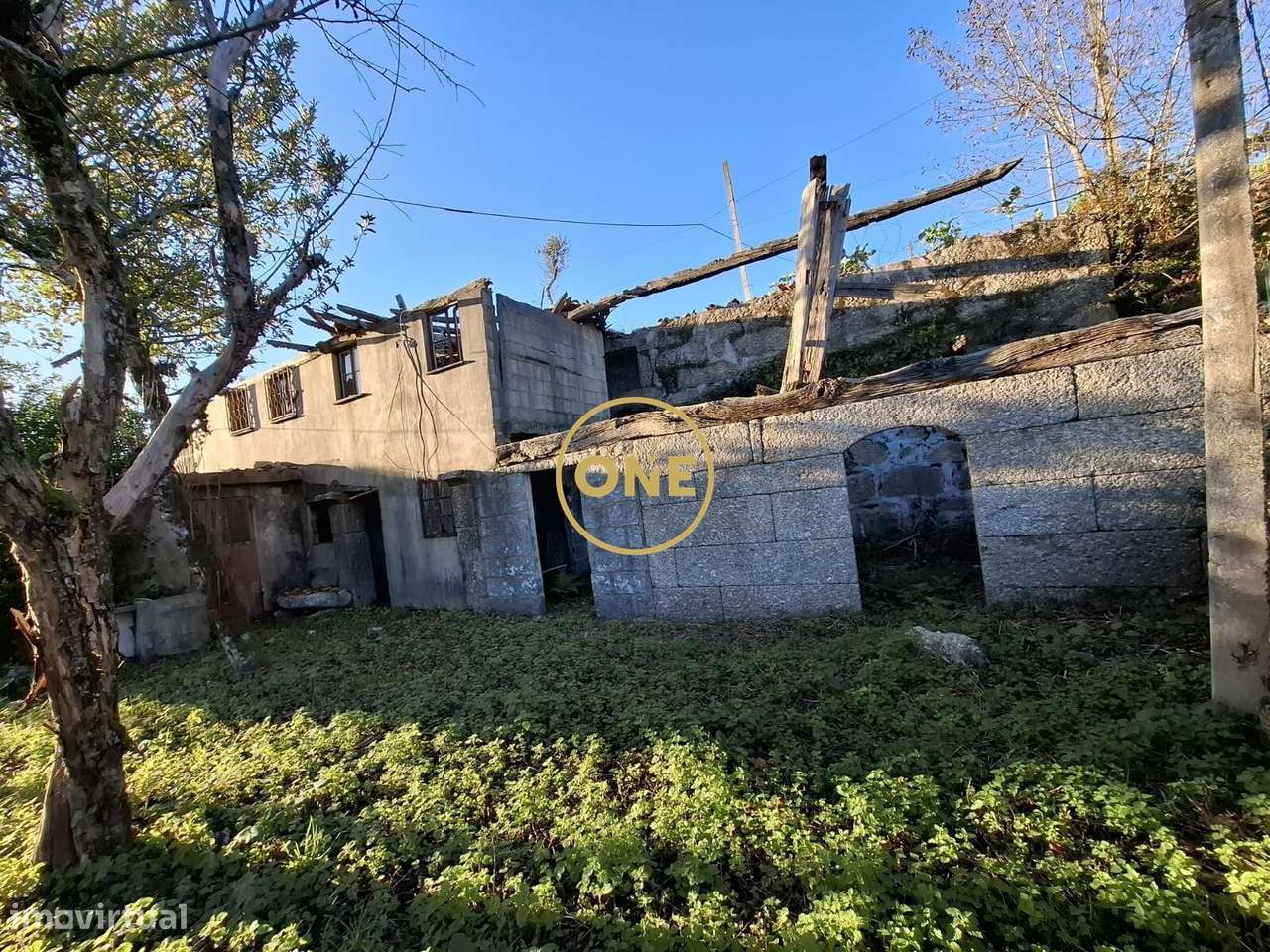 Terreno com Moradia em Pedra p/Restauro em Valdreu - Grande imagem: 2/26