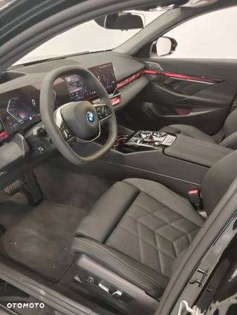 BMW Seria 5 530e - 13