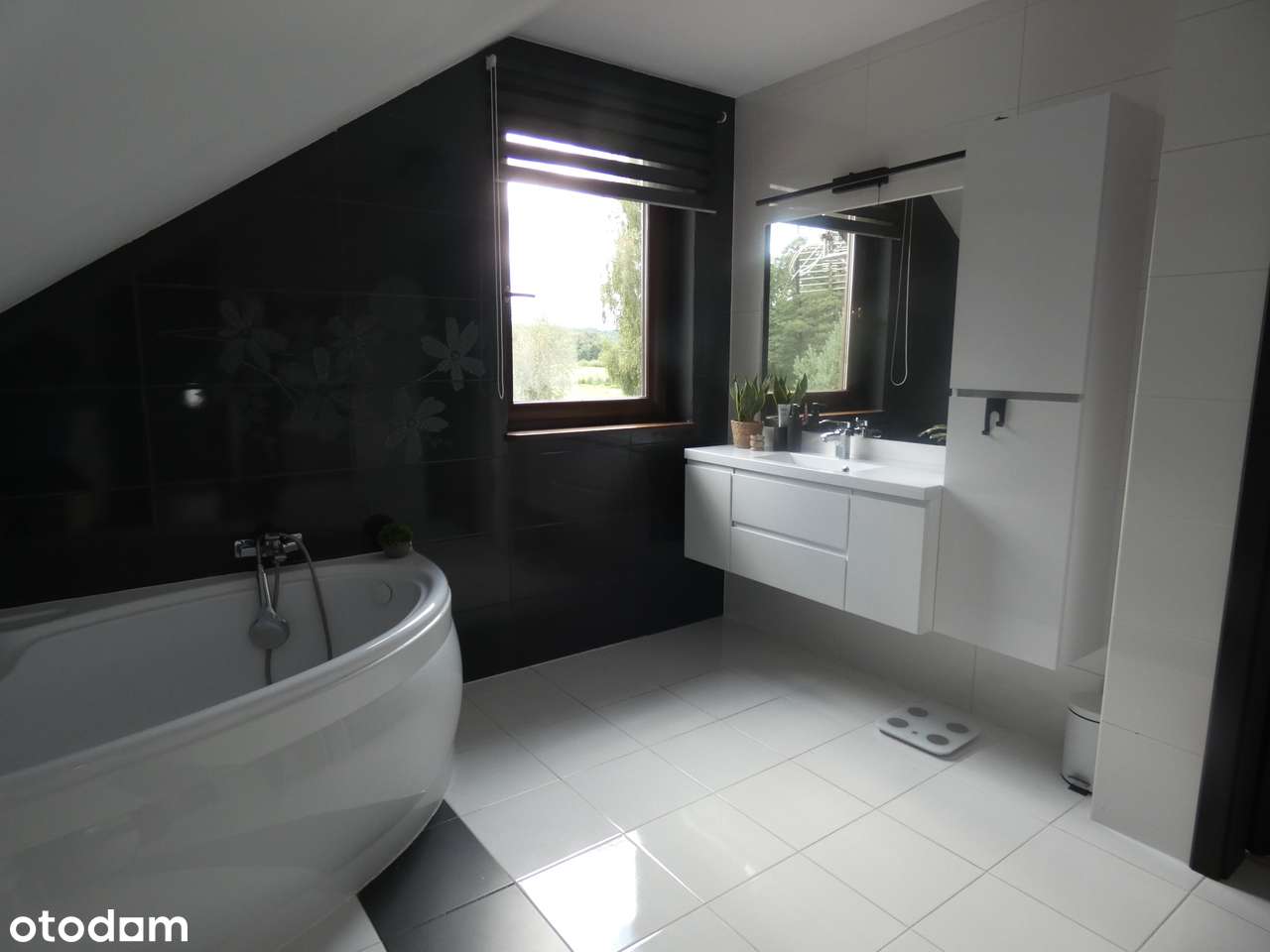 Dom wolnostojący z poddaszem użytkowym,  5 pokoi-18