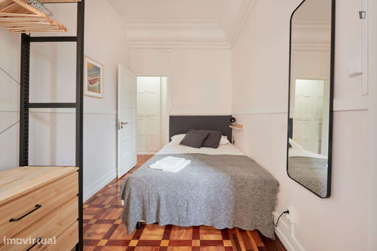 Quarto - localizado em Marquês de Pombal Lisbon - Grande imagem: 4/25