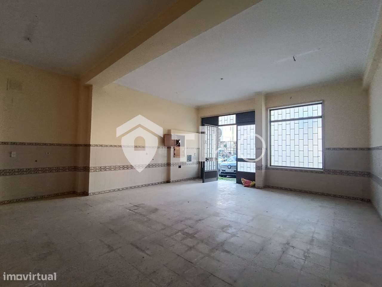 Loja ampla e versátil na Venteira/Águas Livres — com potencial para re - Grande imagem: 4/21