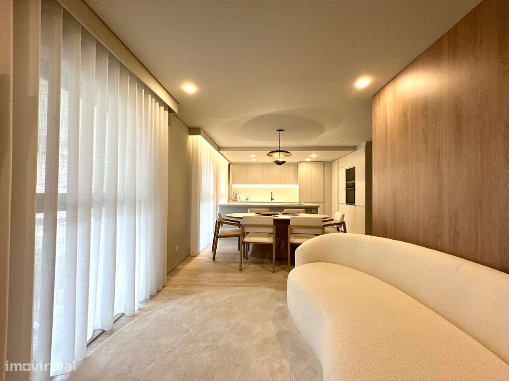 Apartamento T3 com garagem em palacete renovado em Lisboa-8