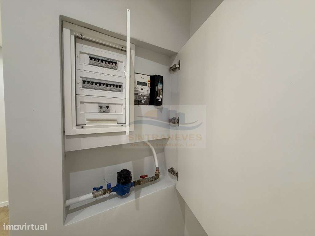 Apartamento T1+1 totalmente remodelado com quintal - Amadora - Grande imagem: 5/12