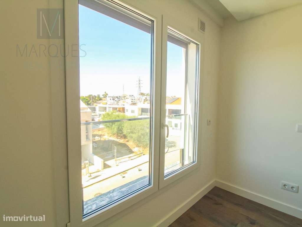 Apartamento T3 com Parqueamento e Arrecadação na Quinta do Desembar...-22