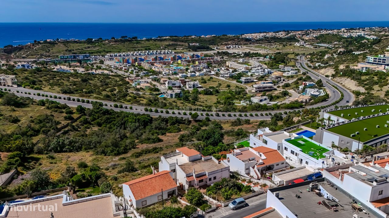 Prédio com vista mar panorâmica e Marina de Albufeira, constituído por