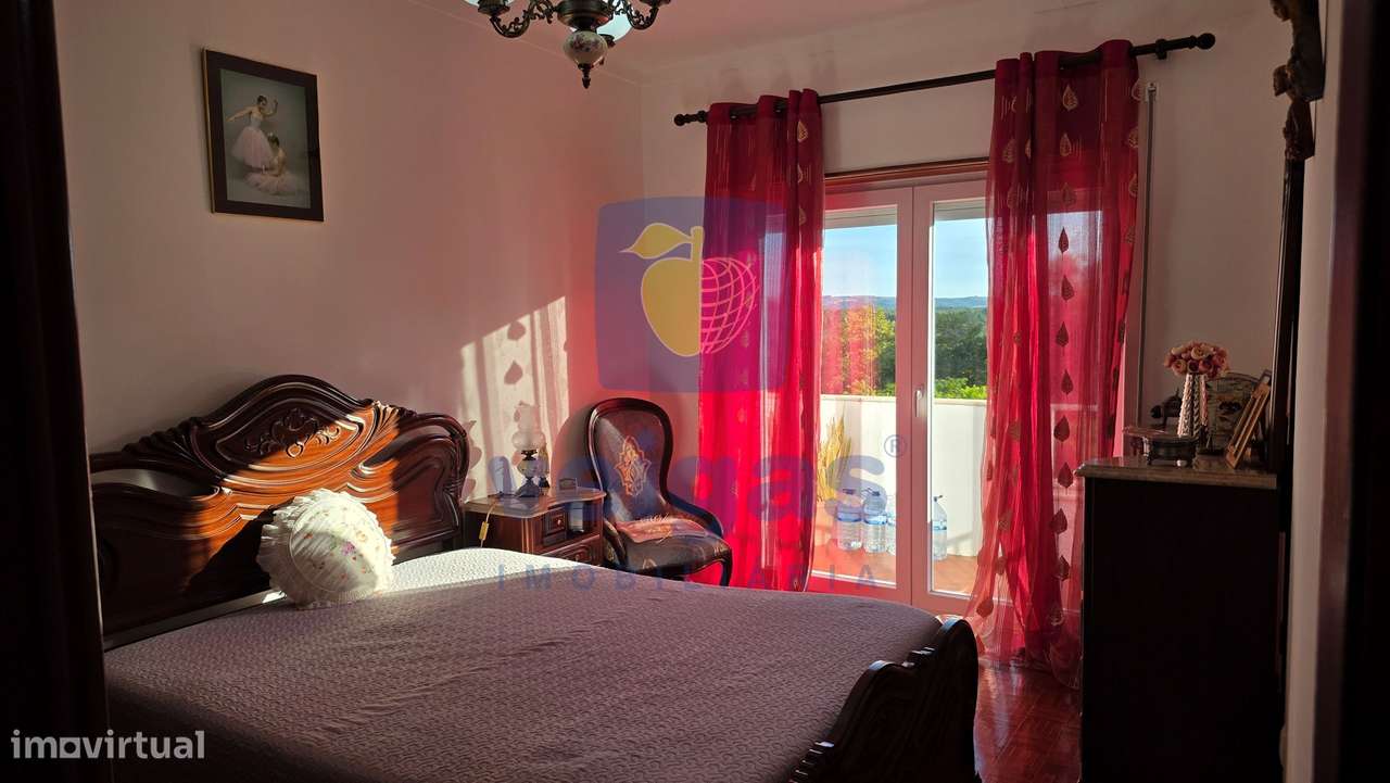 Apartamento T2 no Bairro Azul, no Centro de Caldas da Rainha, com 124-12