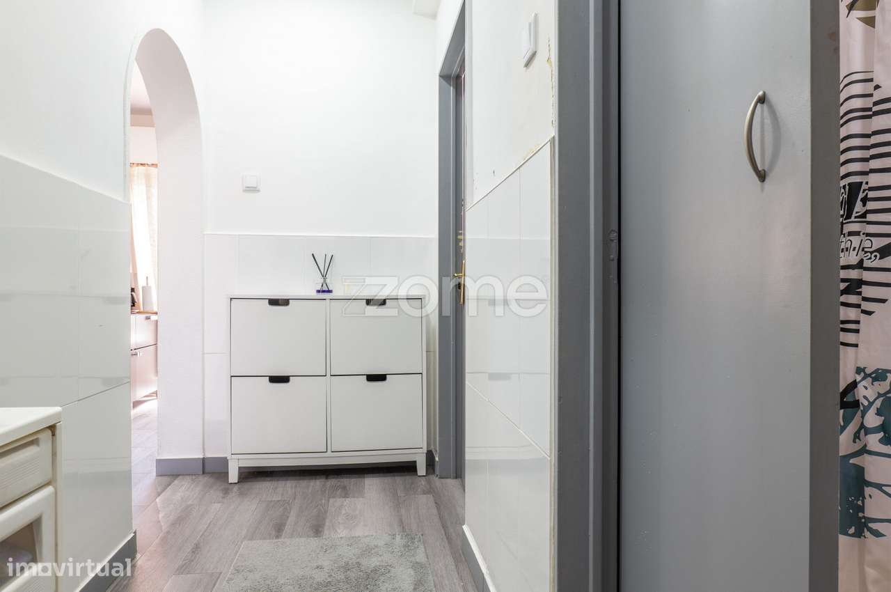Apartamento T1+1 à venda Monte Abraão-7