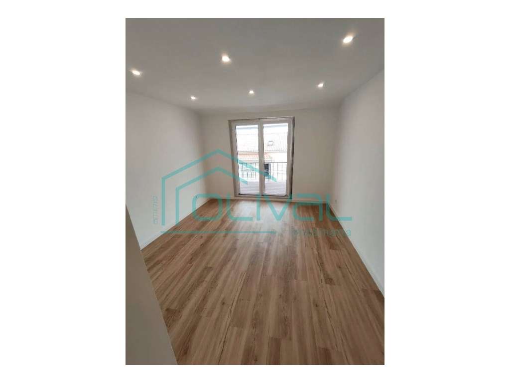 Apartamento à venda em rua Padre Cruz-3