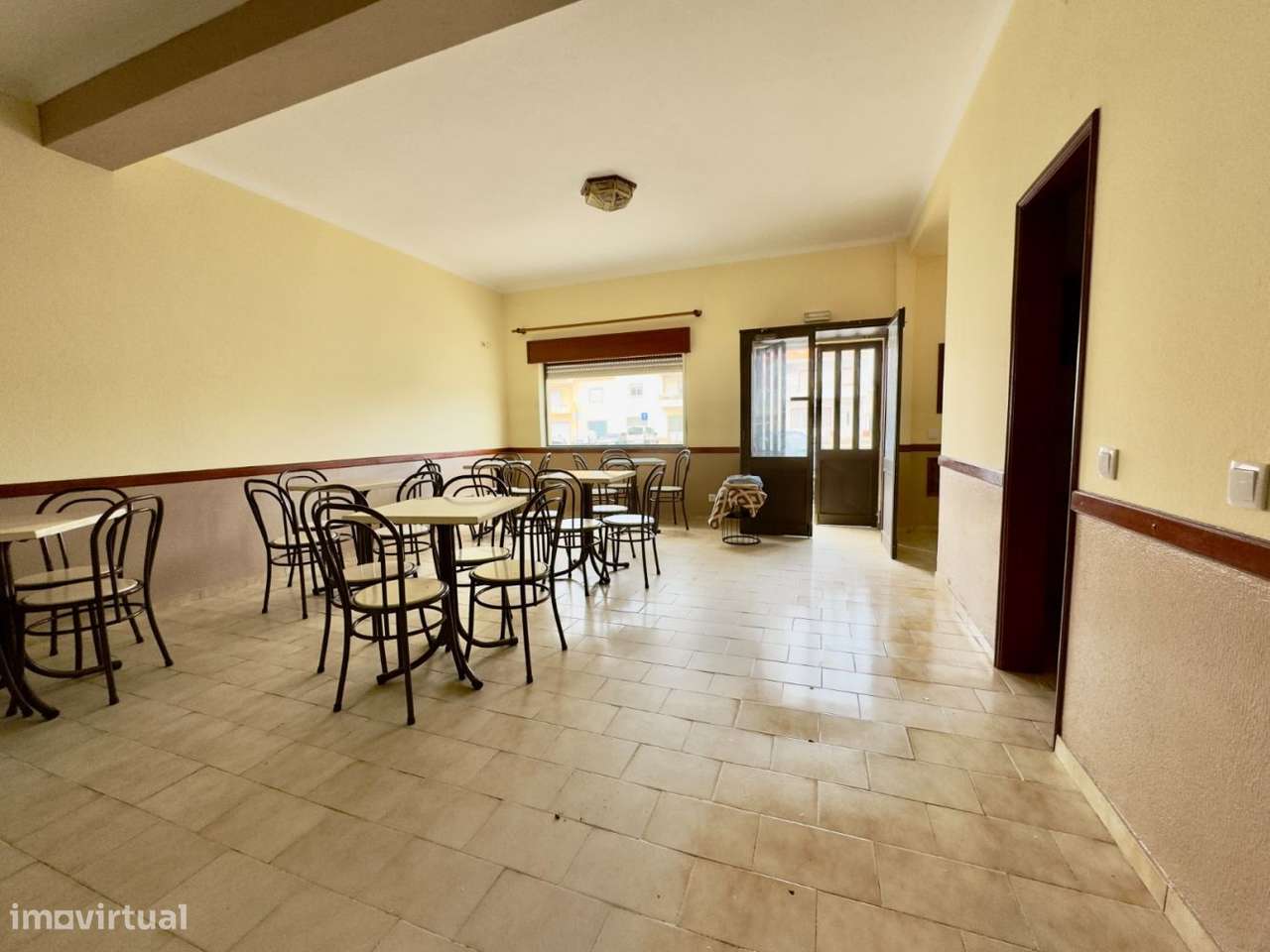 Moradia com Restaurante/café para venda na Estação de Silves-25