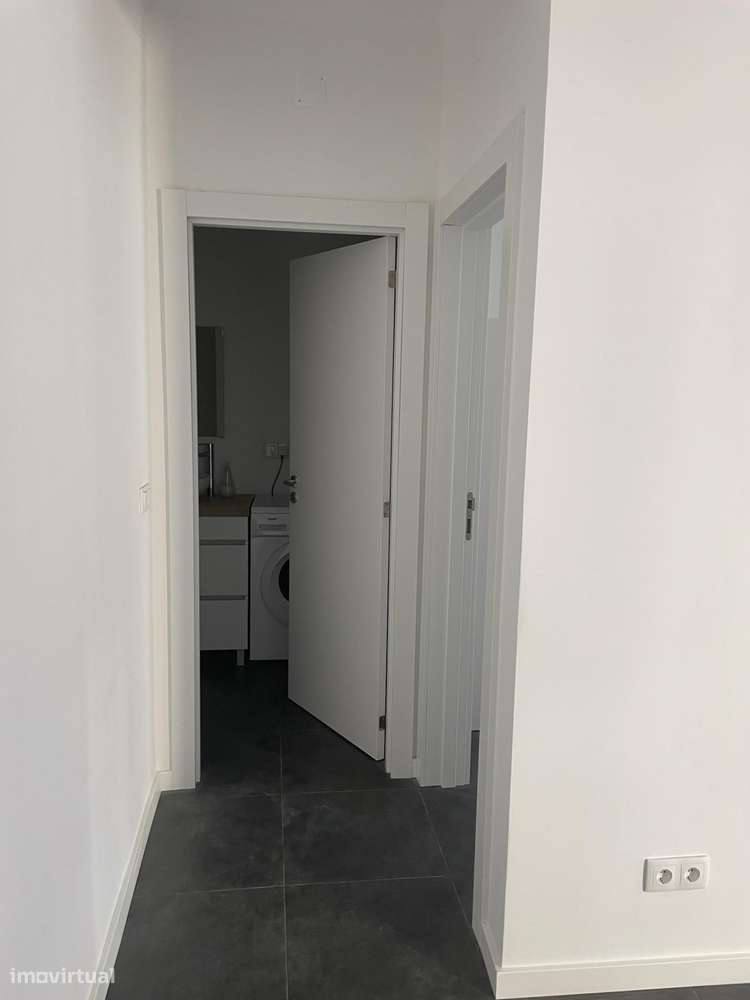 T1 luminoso em Arroios prédio com elevador-11