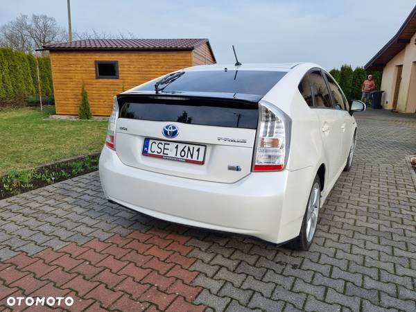 Toyota Prius (Hybrid) - 6