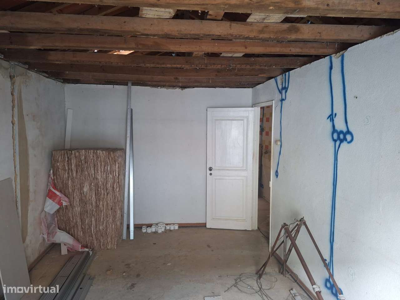 Moradia em banda em rua Doutor Joaquim Eleutério Gaspar Gomes - Grande imagem: 4/27