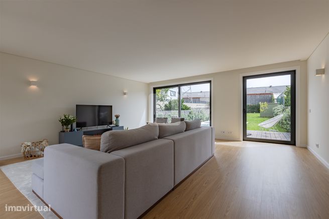 Moradia T3, com jardim e piscina-3