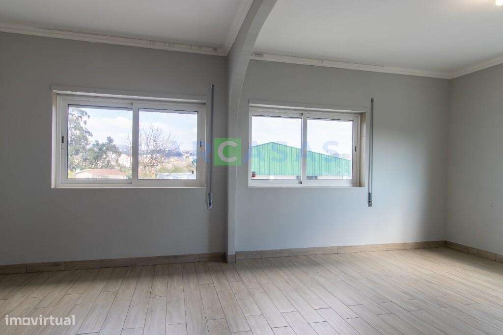 Andar moradia V3 com 2 garagens fechadas em São Cosme, Gondomar-7