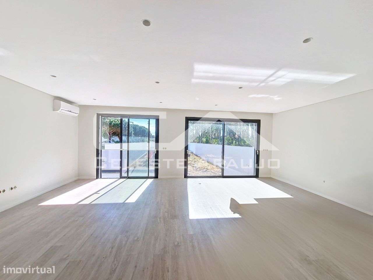 Moradia T3+1 Nova em Espinho-42