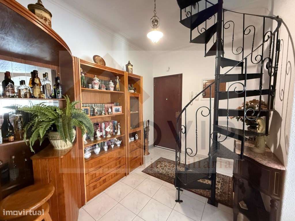 APARTAMENTO T3 NO LICEU EM SETUBAL-12