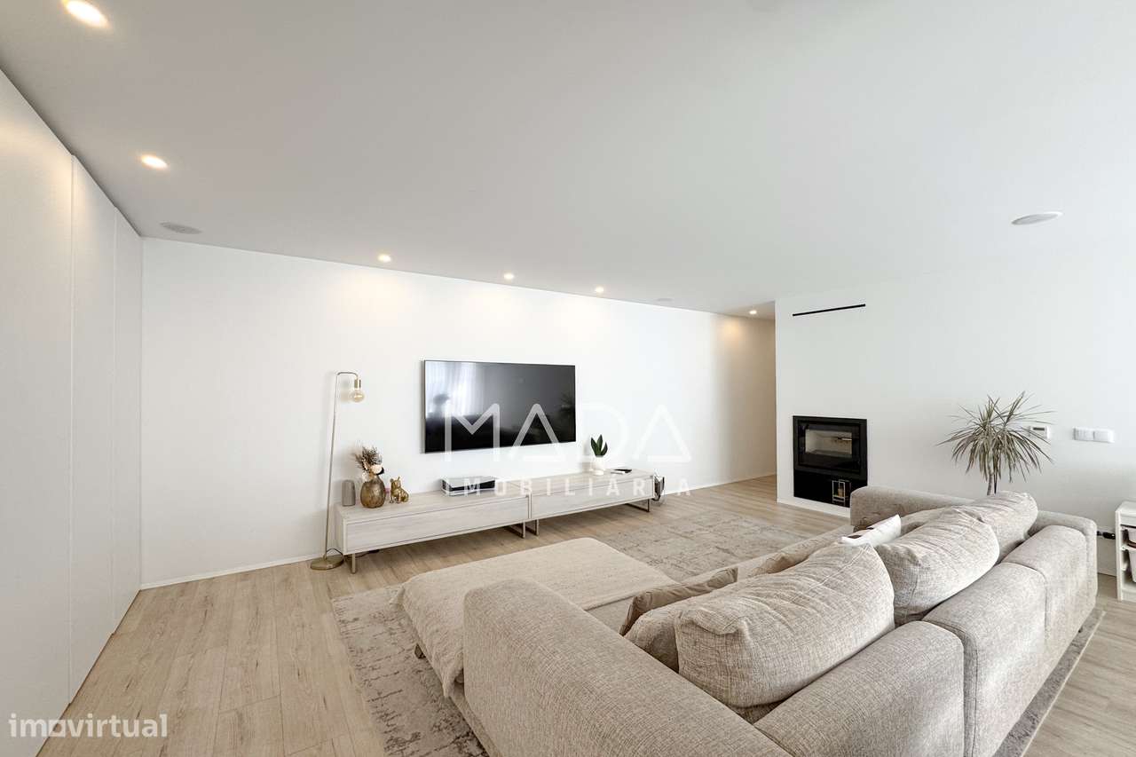 Apart. T2 (último piso) c/garagem (2 carros) e terraço em Real, Braga-10