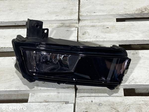 HALOGEN LEWY VW TOURAN II 5TA - 2