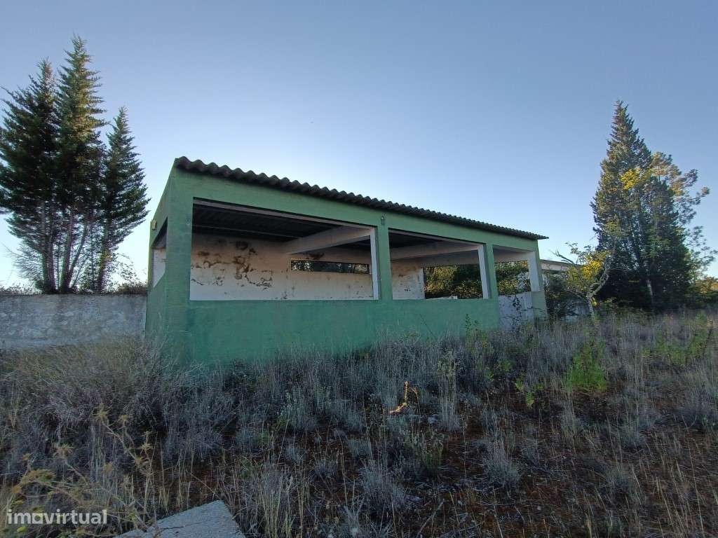 PRÉDIO PARA SERVIÇOS-18