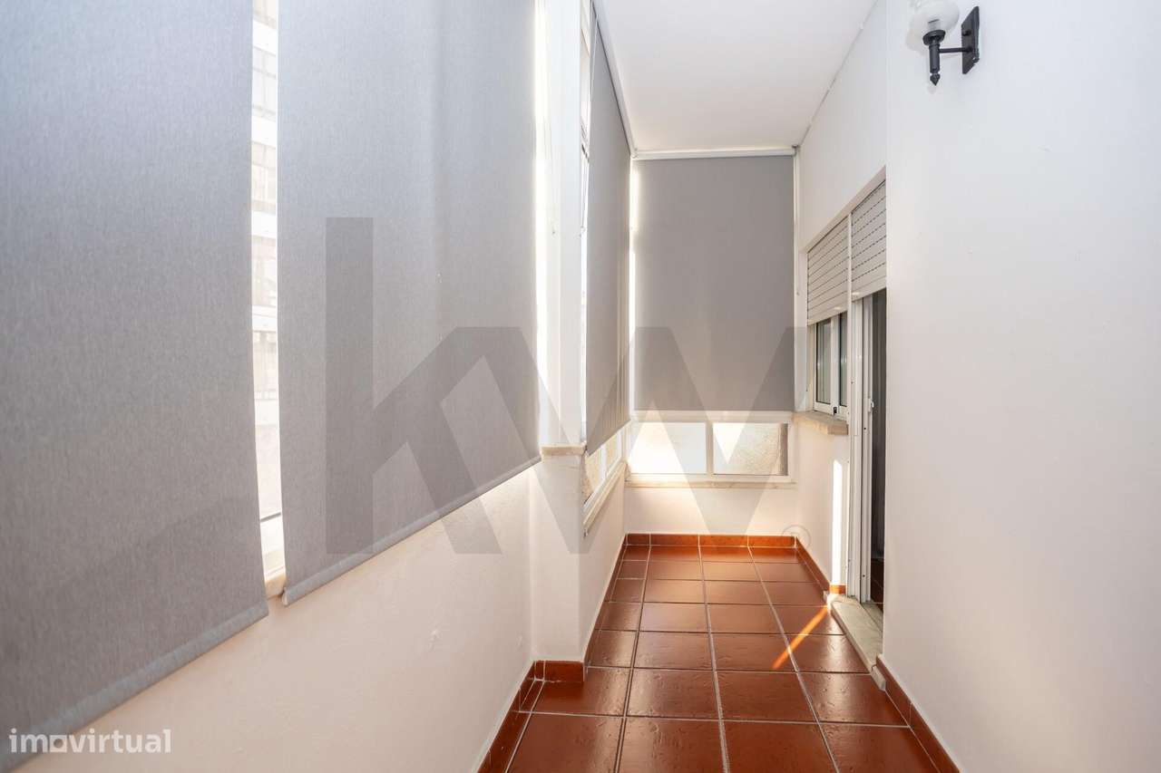 Apartamento T3 no Laranjeiro, Almada – Potencial Único e Localização P-25