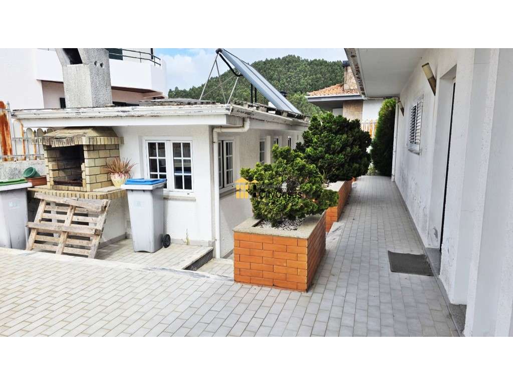 Vivenda de 4 Frentes com 3 Suítes, Garagem e Terreno | Gaia-26