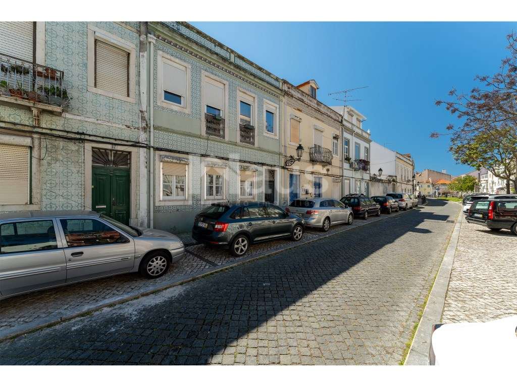 Prédio para venda na Baia do Seixal-34