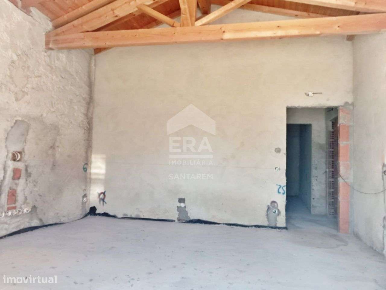 Moradia T2 em fase de acabamentos - Grande imagem: 5/13