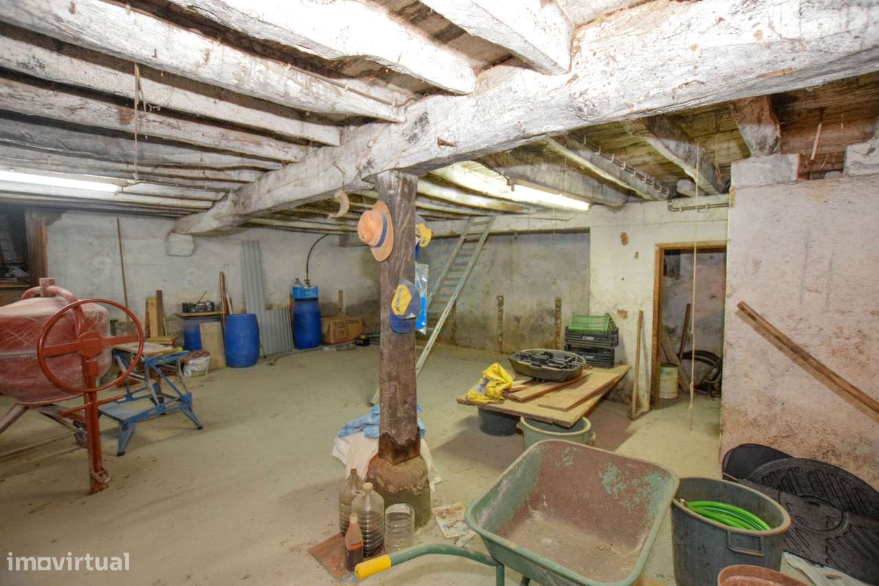 Moradia T7 com Garagem e Armazém - Alcorochel - Torres Novas-48