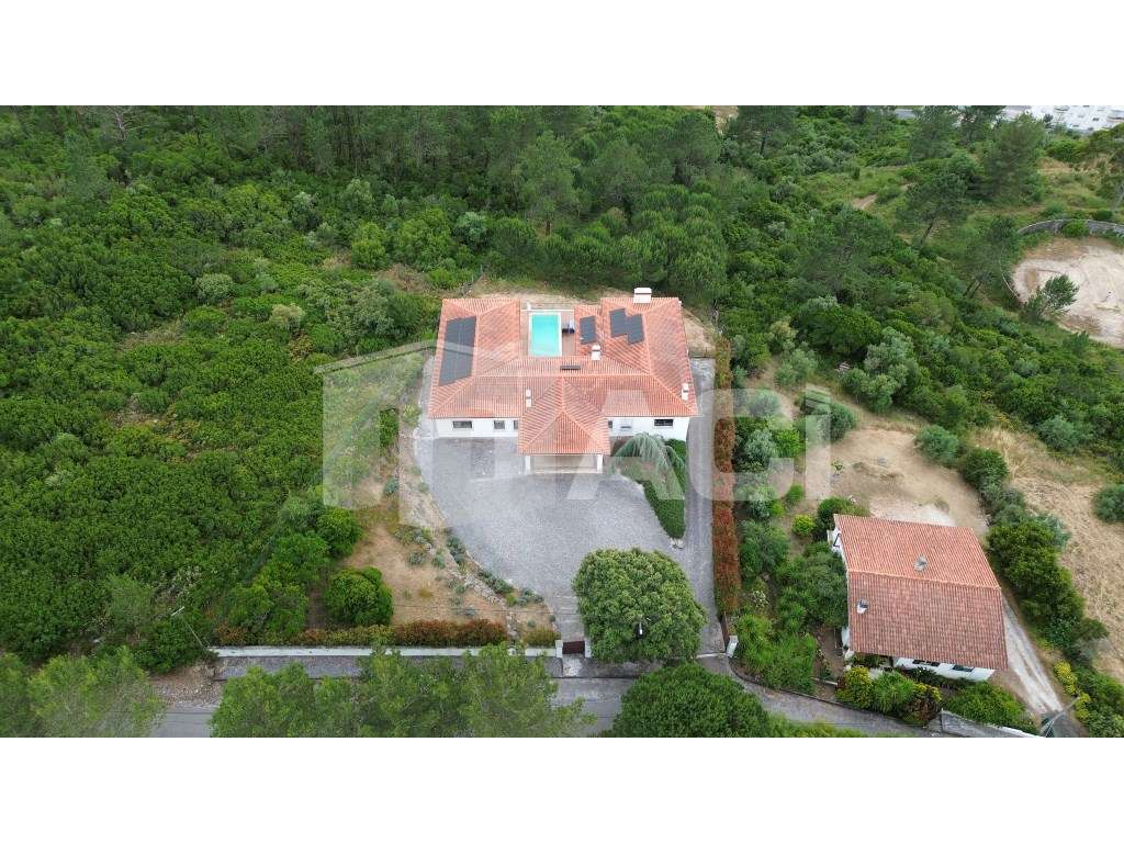 Magnífica Moradia V3+1 com Piscina - Porto de Mós-24