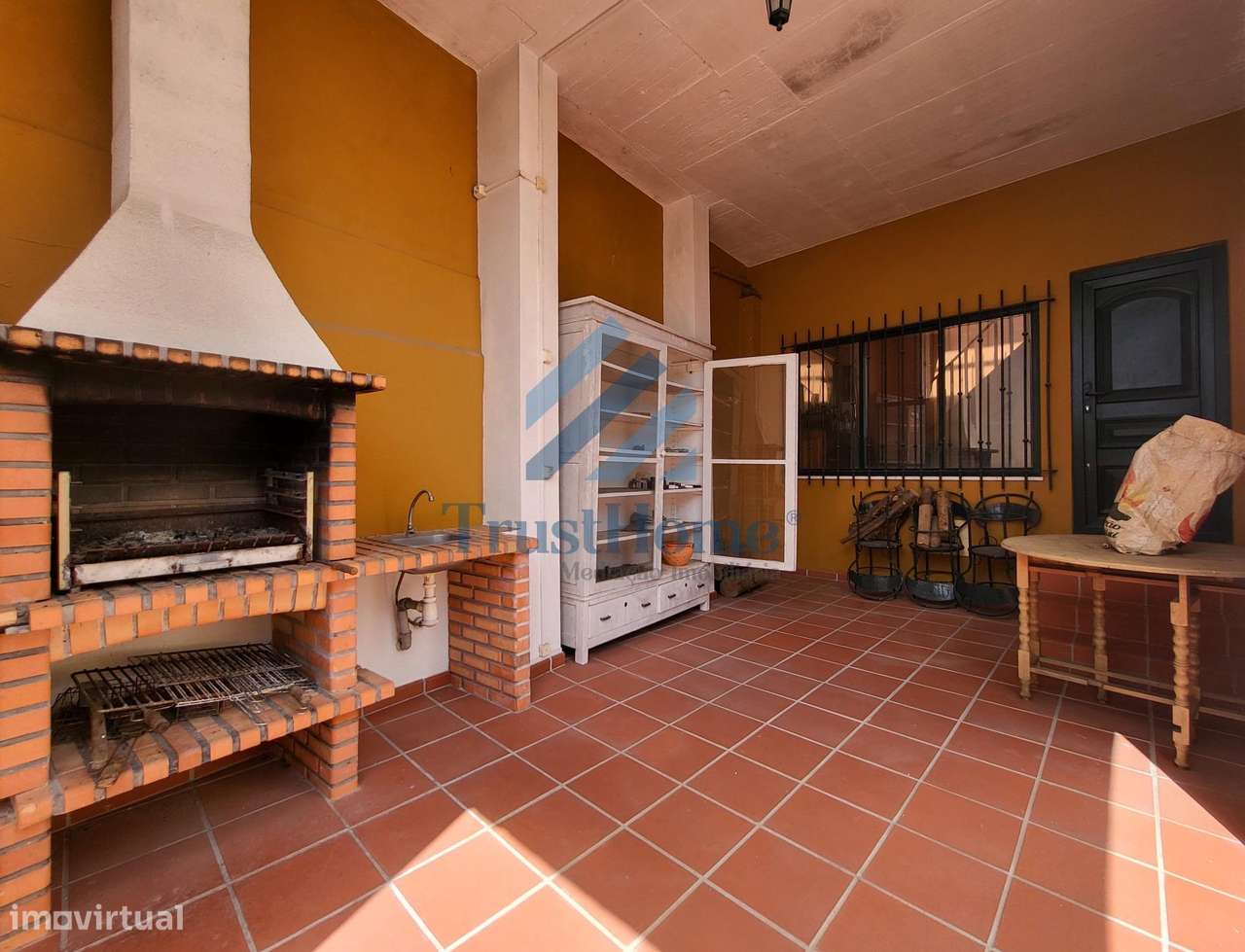 Moradia V5 com jardim, piscina e ginásio no centro de Coruche-53
