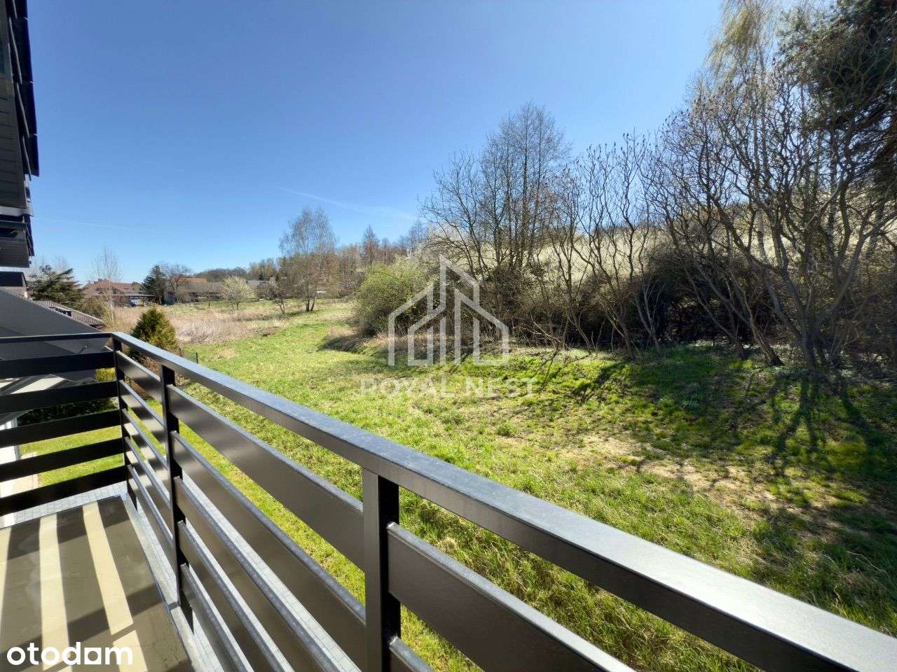 Nowoczesny dom w zabudowie bliźniaczej bez PCC-12