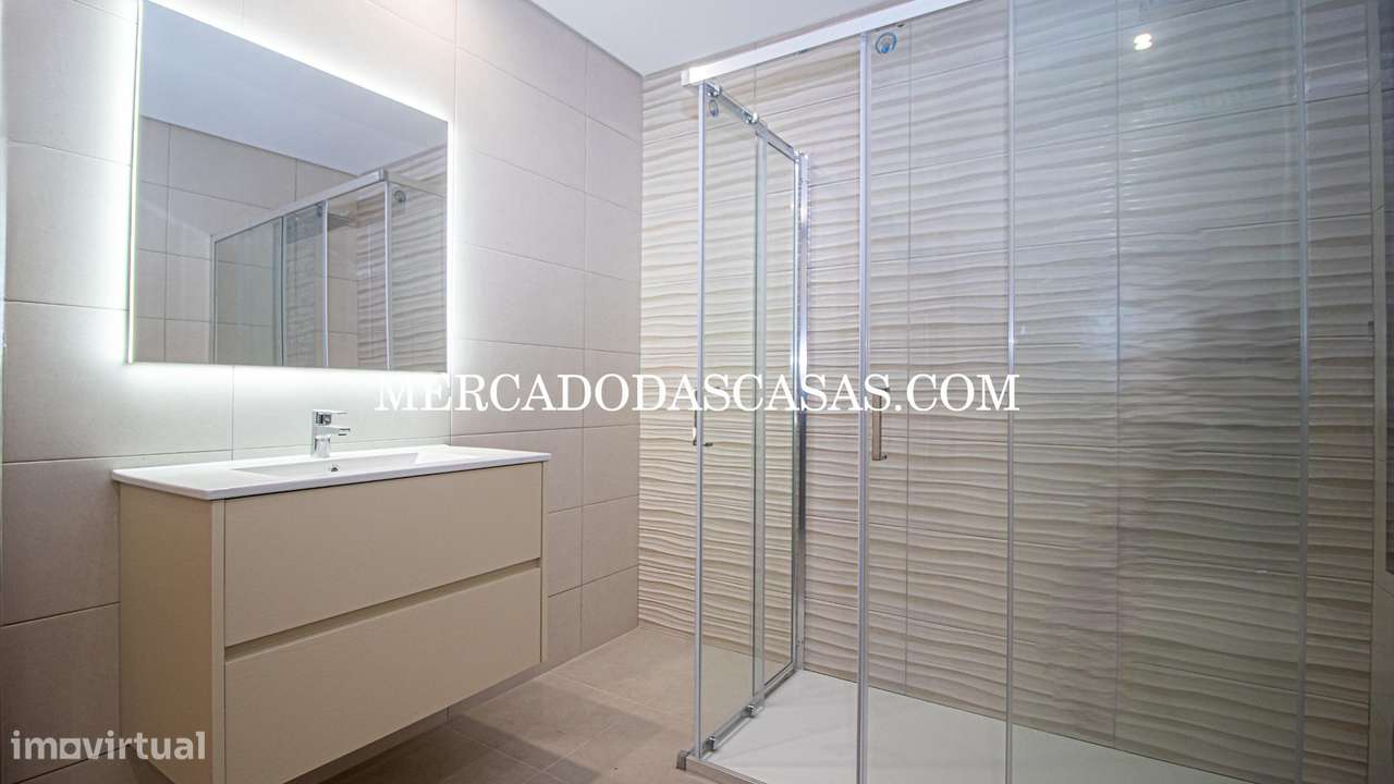 Moradia T3 em Lobão, muita luz e amplitude-12