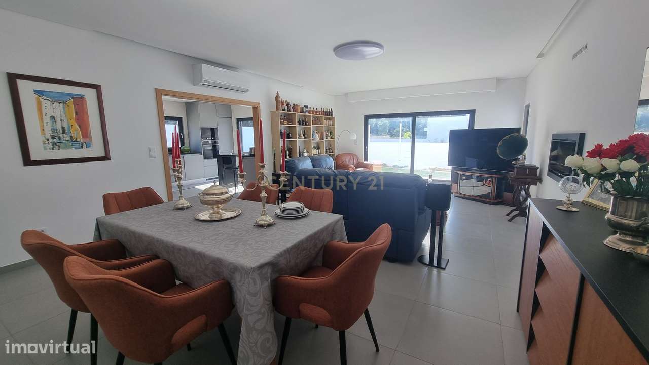 Moradia isolada T4 Jardins de Santiago - Setúbal-11