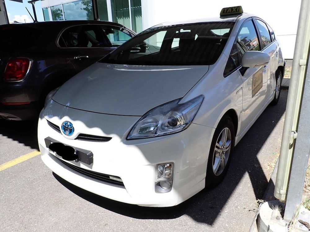 Toyota Prius III (2009-2015) 1.8 HSD Sol 2009