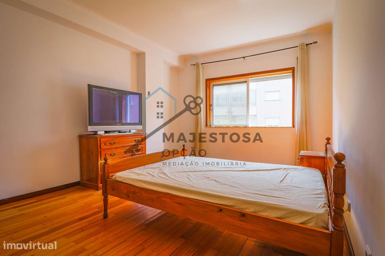 Apartamento T3 no Último Andar com Garagem — Gualtar (Braga)-14