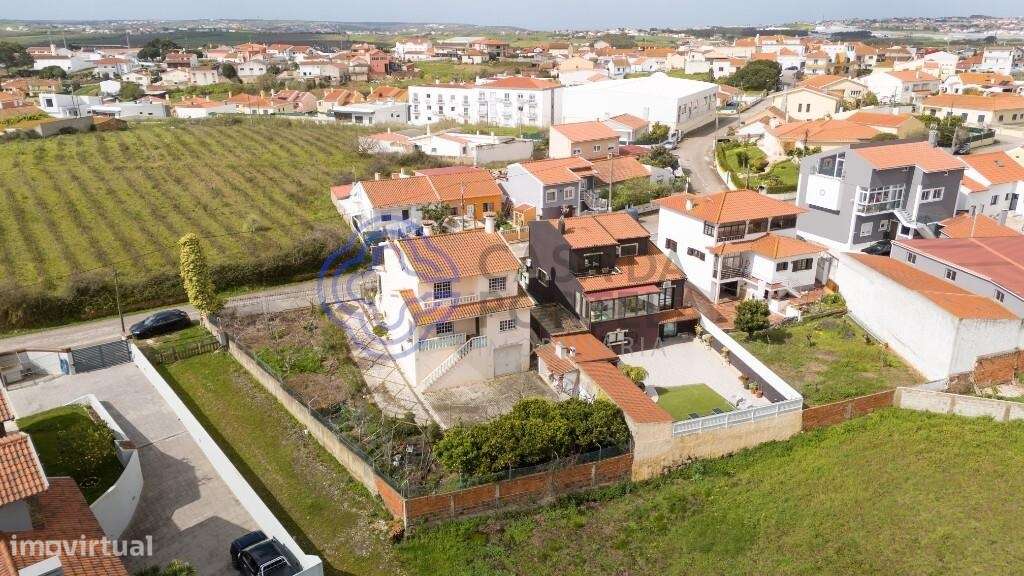 Moradia T5 Independente com 3 pisos - Grande imagem: 5/60