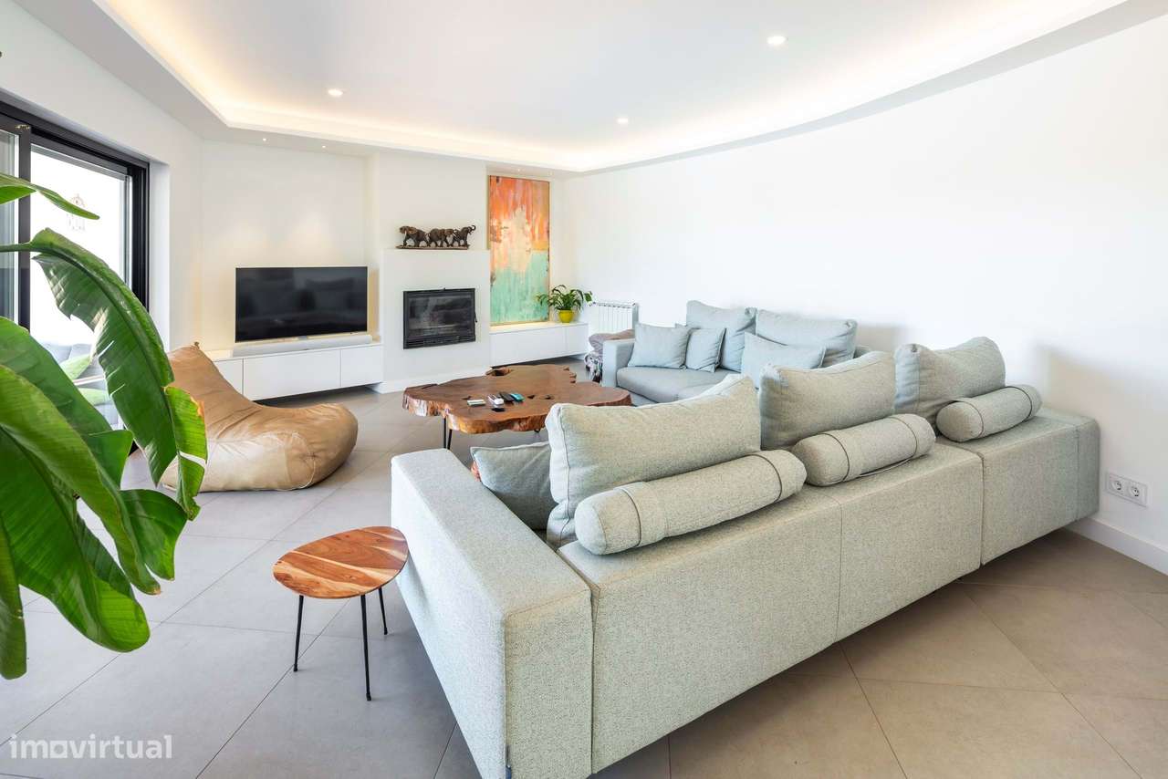 CASA DOS SONHOS EM CALIÇAS COM 4 QUARTOS, PISCINA E GARAGEM-15