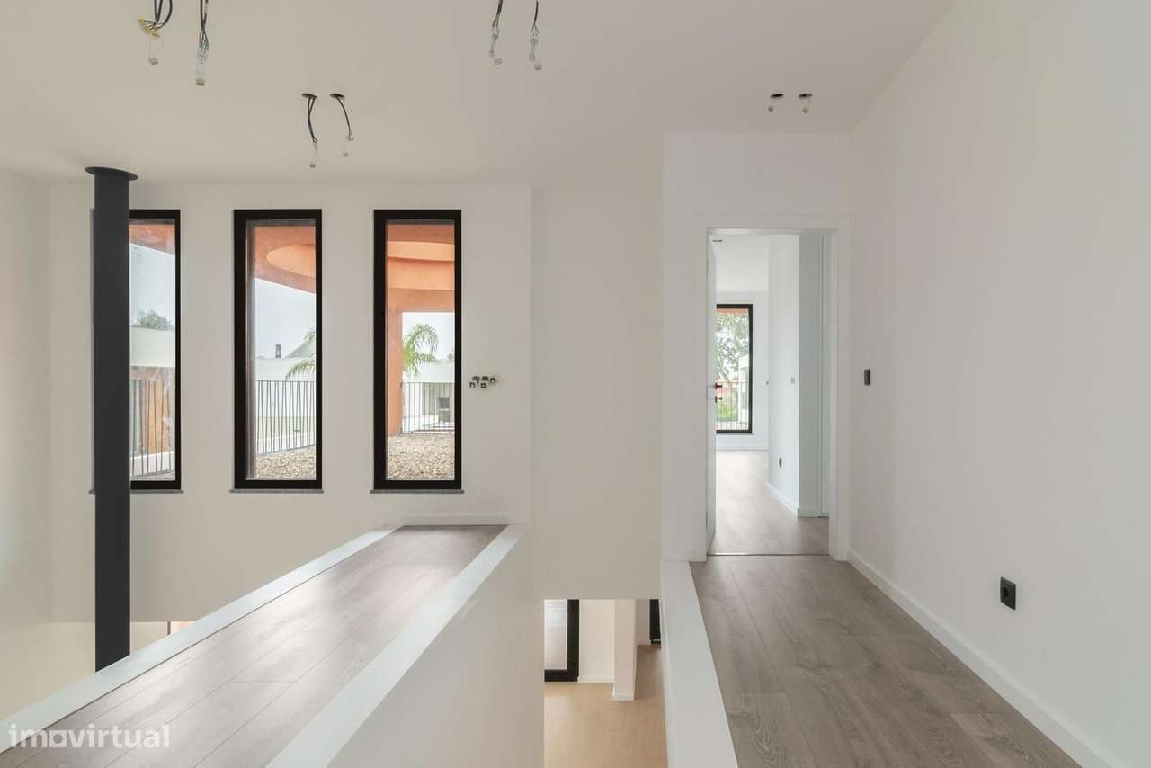 Moradia Isolada T5 com piscina, Azeitão, Setubal - Grande imagem: 3/52