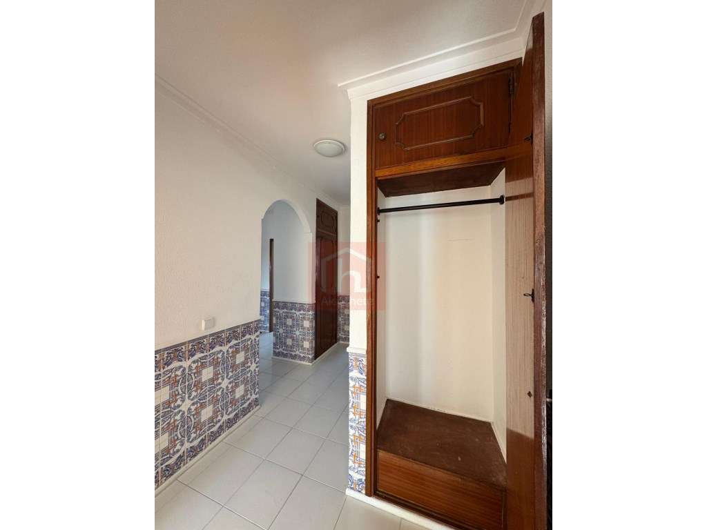 Apartamento T3 no centro do Montijo-13