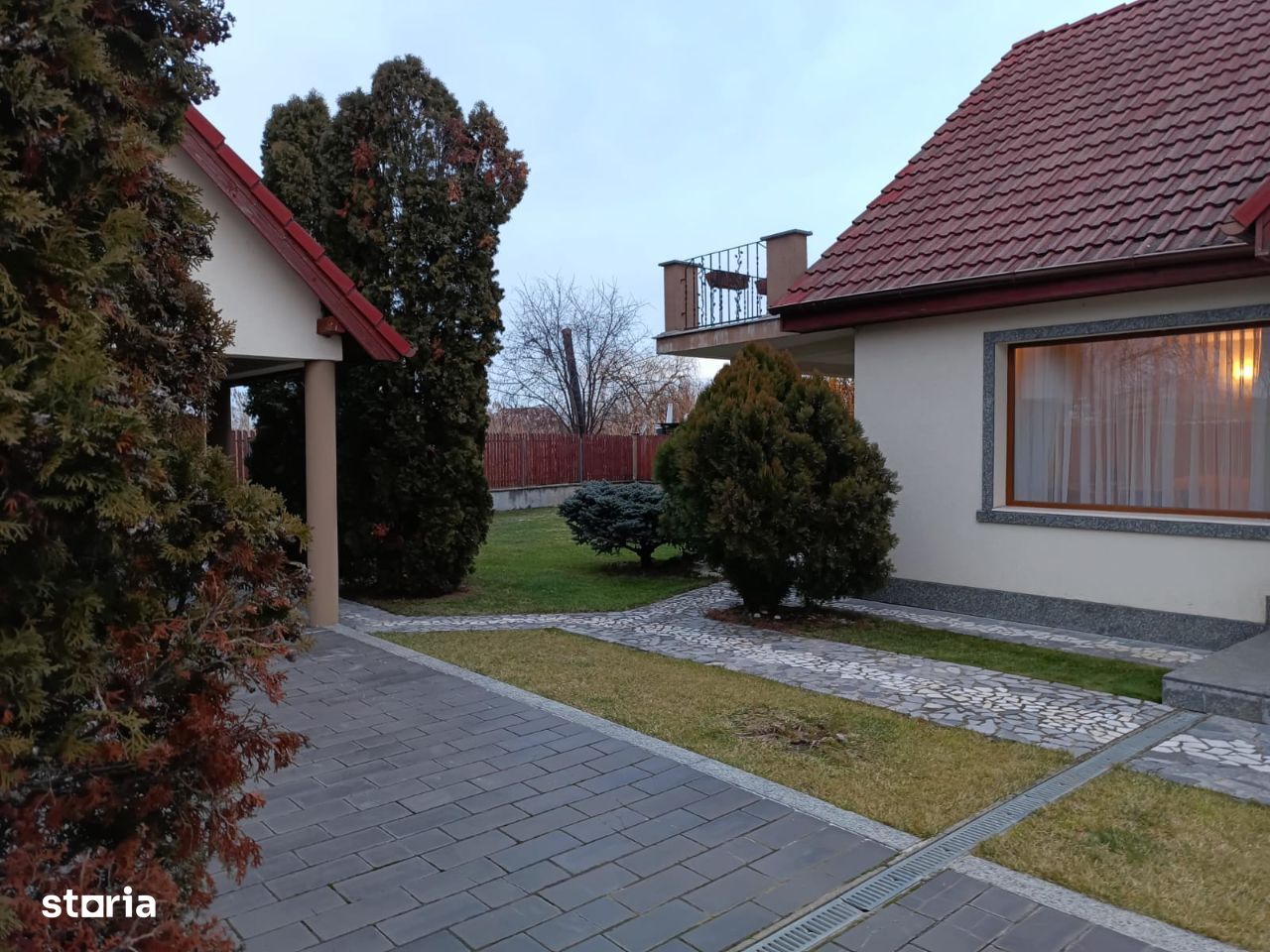 Casă, 4 camere, garaj și terase, Sântandrei, Județul Bihor.