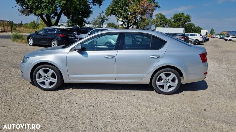 Skoda Octavia 1.6 TDI ELEGANCE - 8