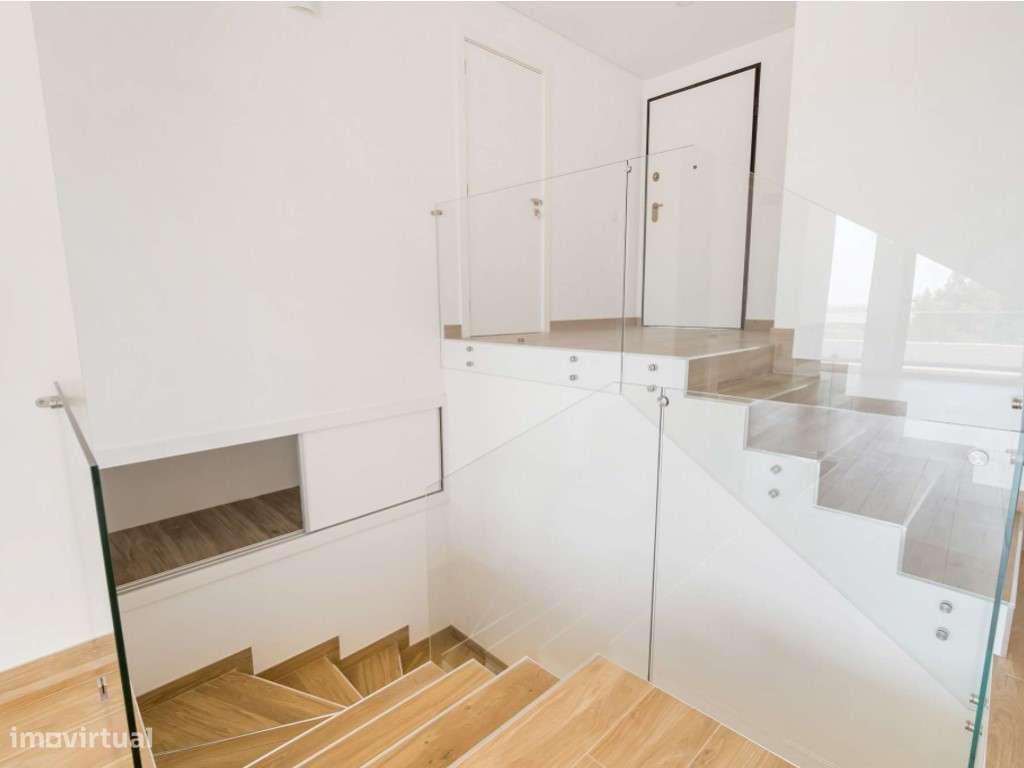 Moradia T3 com jardim e piscina em Portimão, Faro - Grande imagem: 4/25