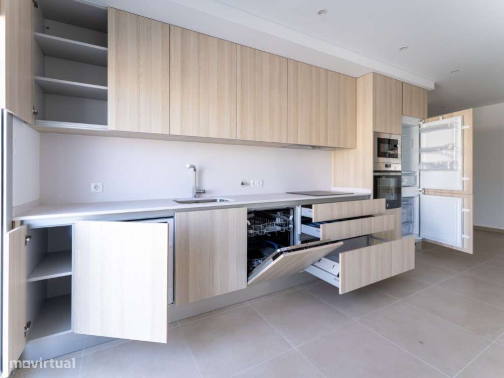 Apartamento T3 junto ao mercado- 200 mts da praia - Grande imagem: 4/36