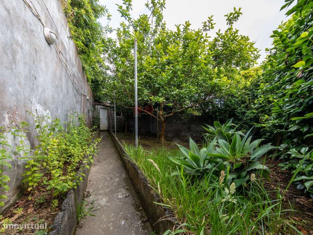 Moradia c/ Licença AL e Garagem junto à Av. Marginal - Ponta Delgada-42
